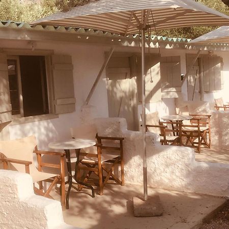 Barreira Beachfront Rooms 6 Kalamata Exterior photo